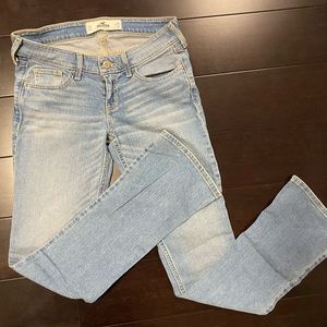 HOLLISTER BOOTCUT LIGHTWASH JEANS